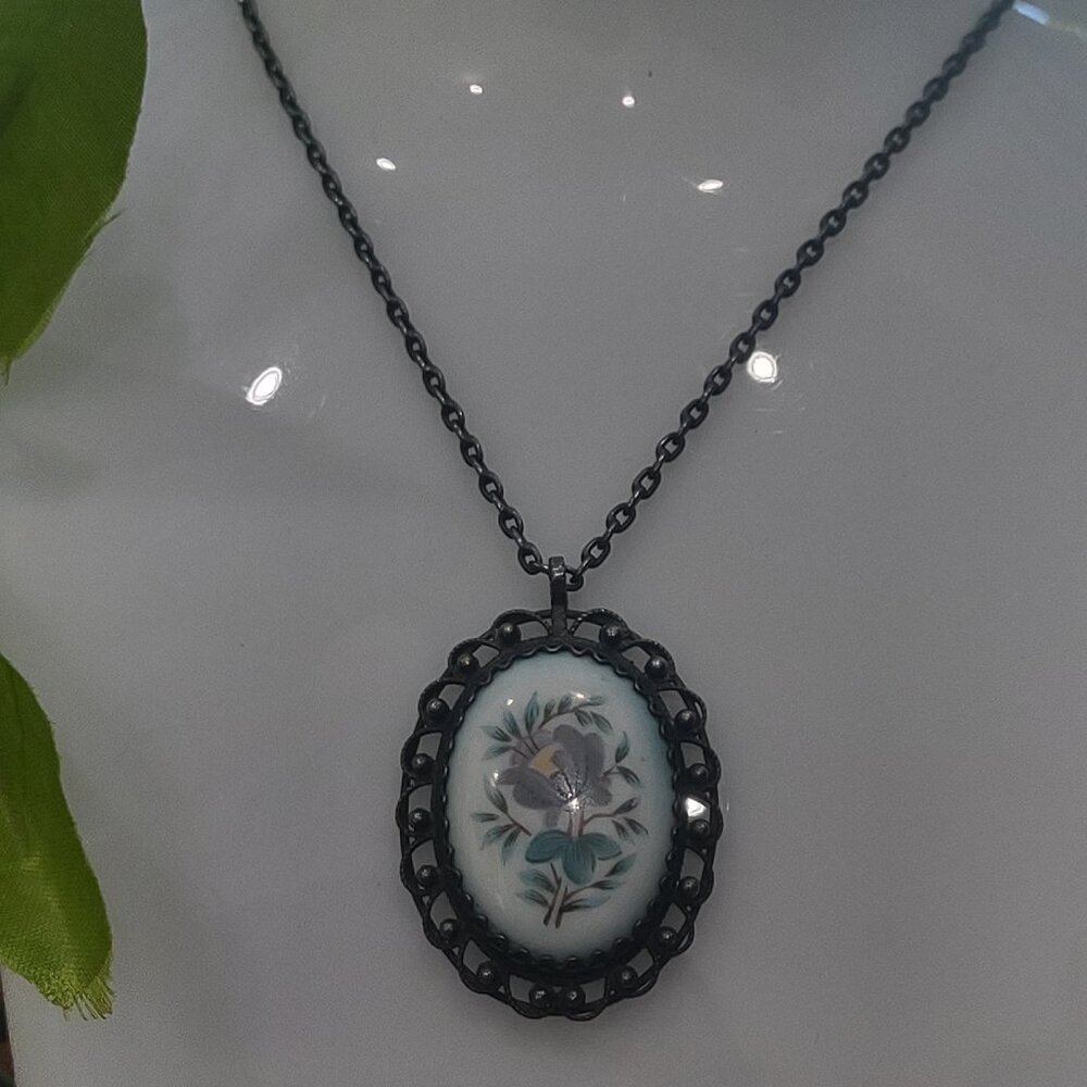 Vintage Porcelain Hand Painted Pendant Necklace - Picture 3 of 6